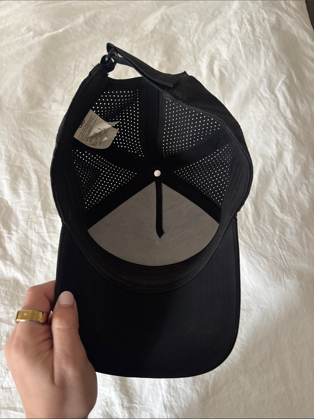 ALO Yoga Black Embossed Logo Baseball Cap - Picture 3 of 6